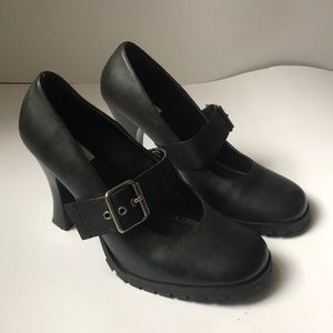 Bakers black heel pump shoes